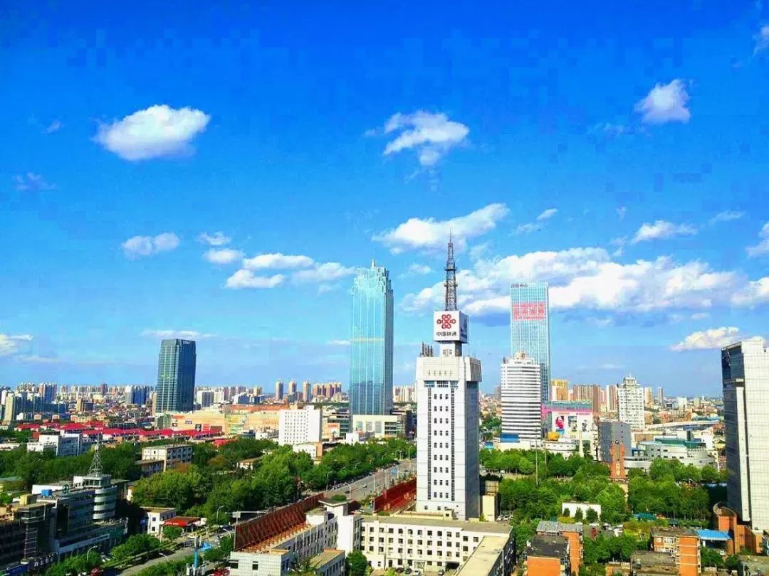 保定师生大会隆重召开,尊敬领导与师生共聚一堂